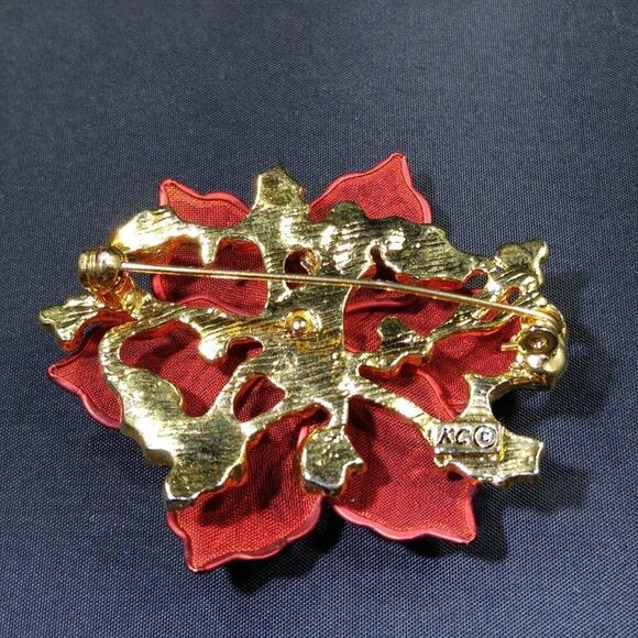 K.C. Red Mesh Poinsettia Enamel Flower Brooch Gold Tone Vintage 1980s Holiday - Picture 5 of 10
